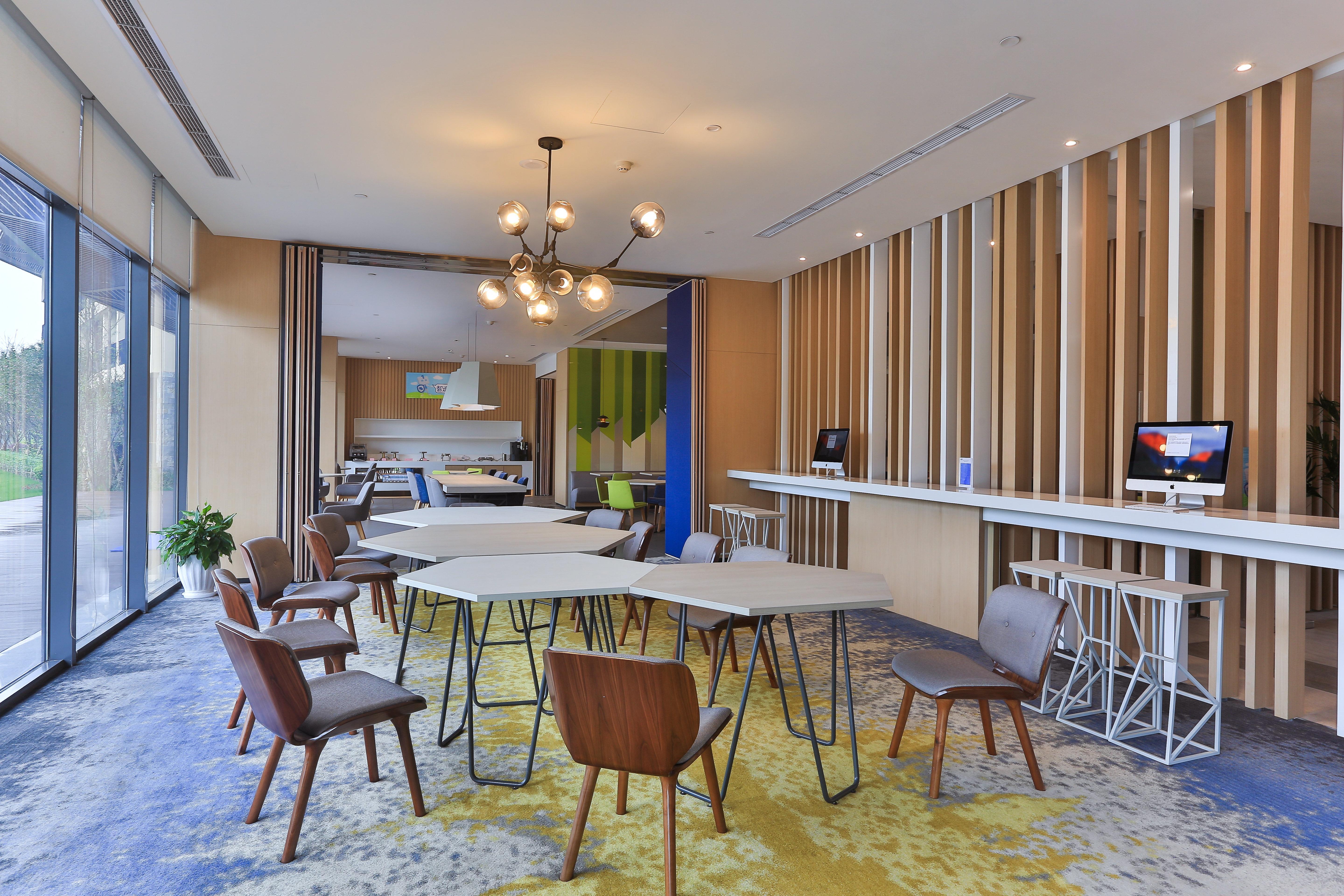 Holiday Inn Express Emei Mountain By Ihg Emei Shan Eksteriør billede
